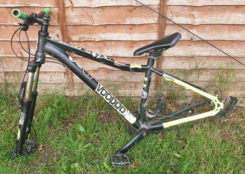 voodoo bantu yellow and black